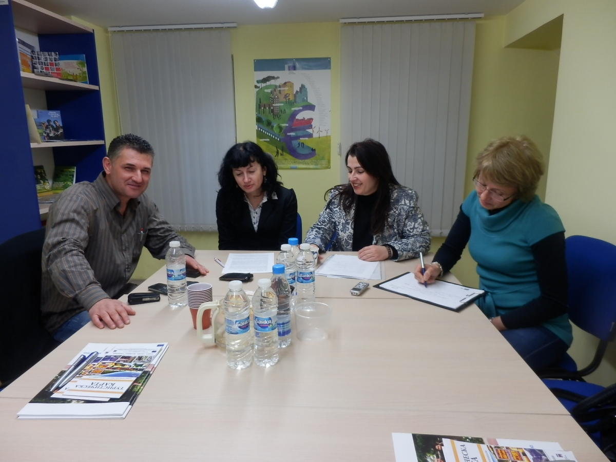 oic2301141 ОИЦ – Ловеч отчете успешна 2013 година с 56 информационни събития и 1150 участници в тях