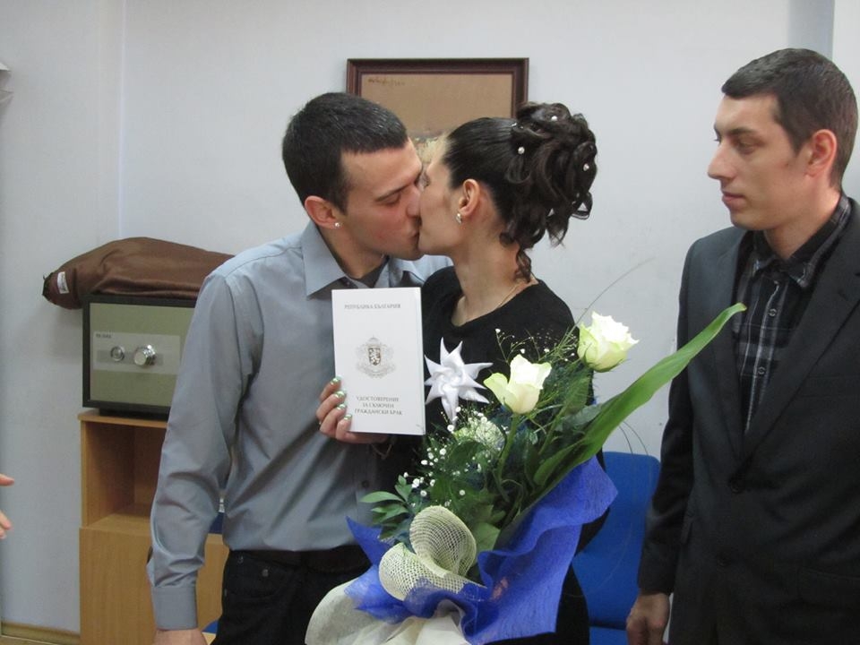 brak1402141 В Деня на влюбените, три двойки сключват граждански брак