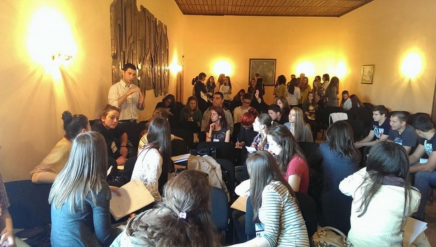 debati704146 Млади дебатьори от Ловеч и Троян участваха в национален форум