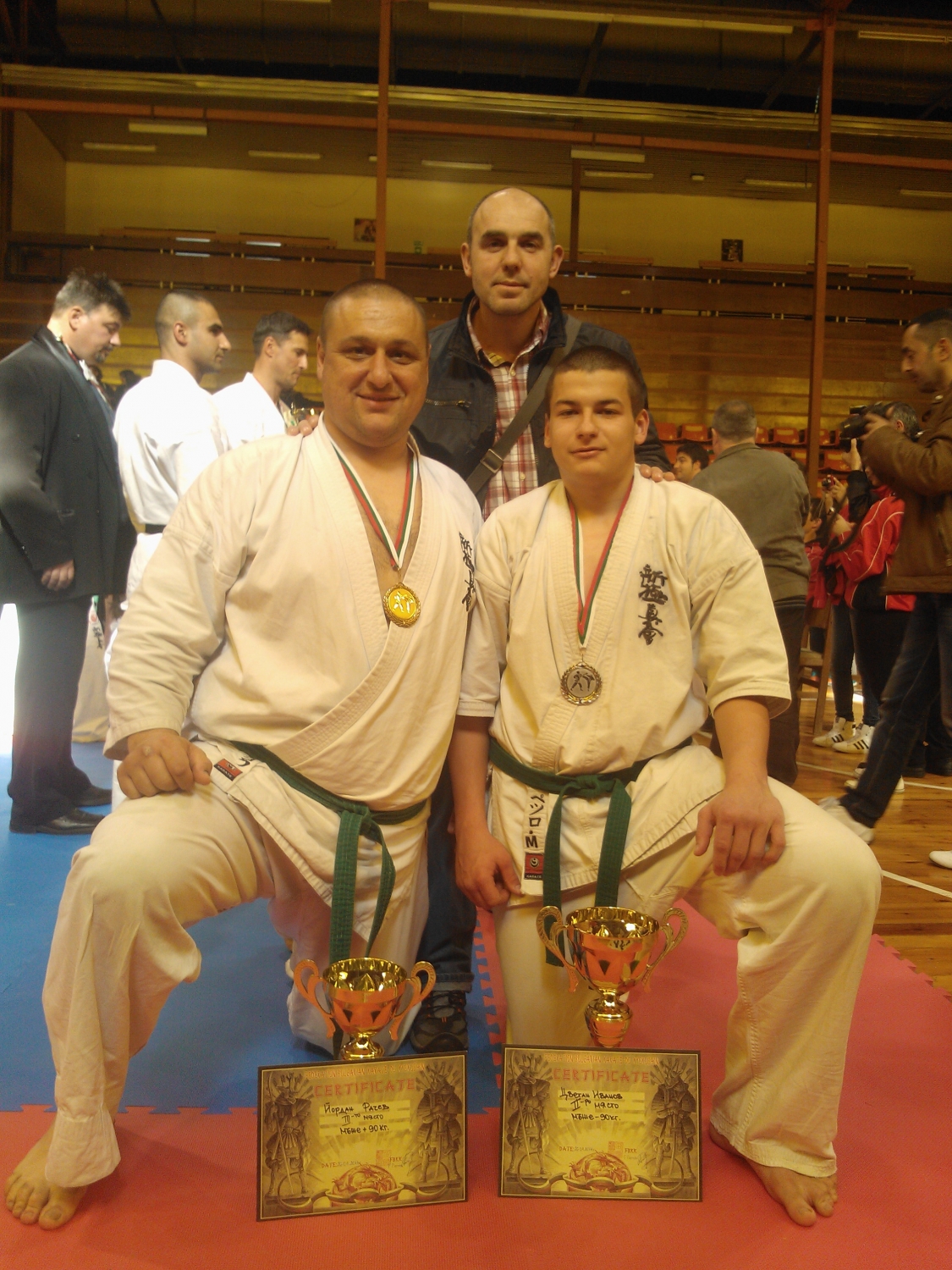 karate2904141 Ловешки каратеки с второ и трето място от международен турнир в Шумен