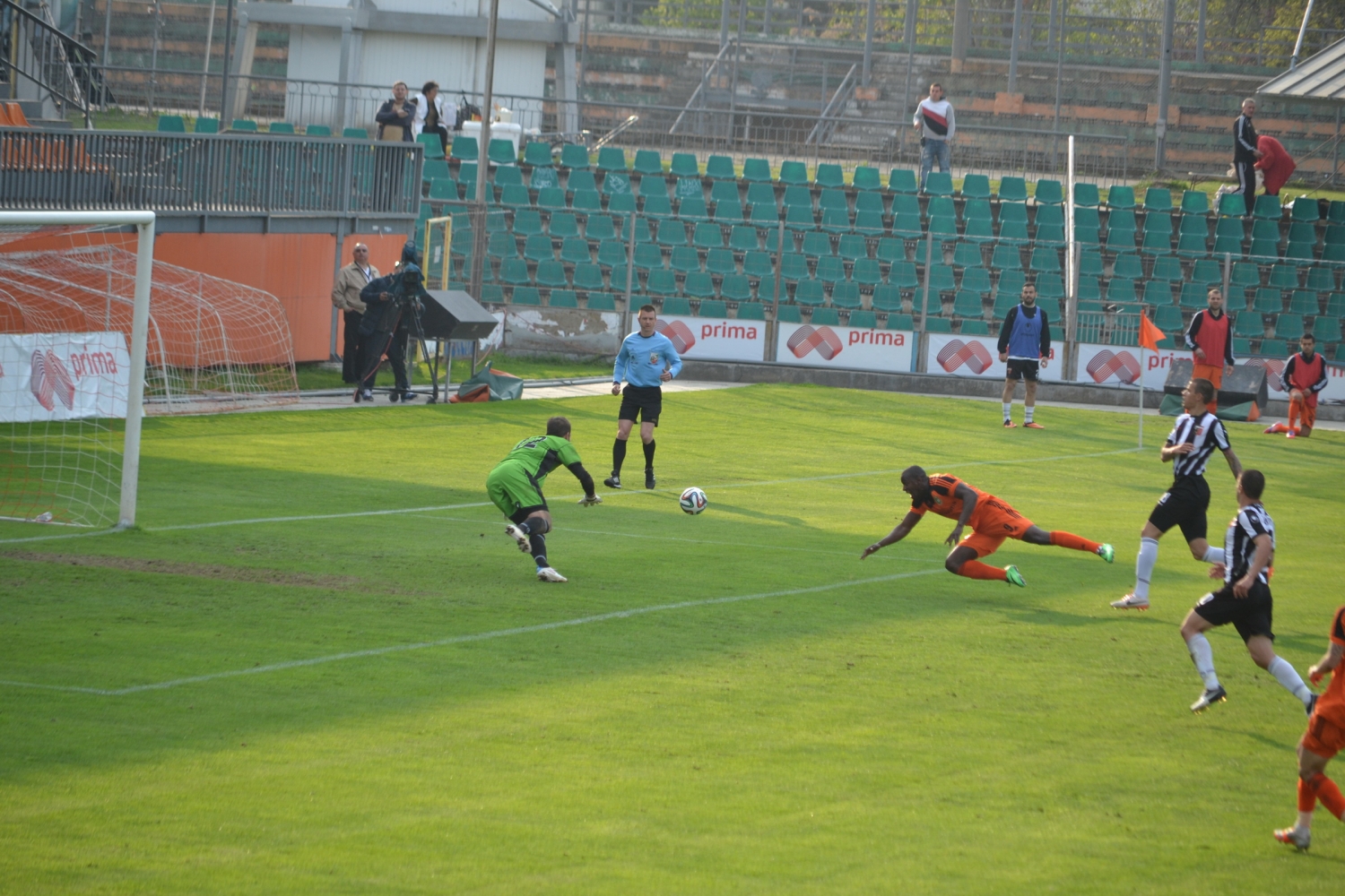 Литекс с първа победа в плейофите, гази мощно Локо Пд с 3-0