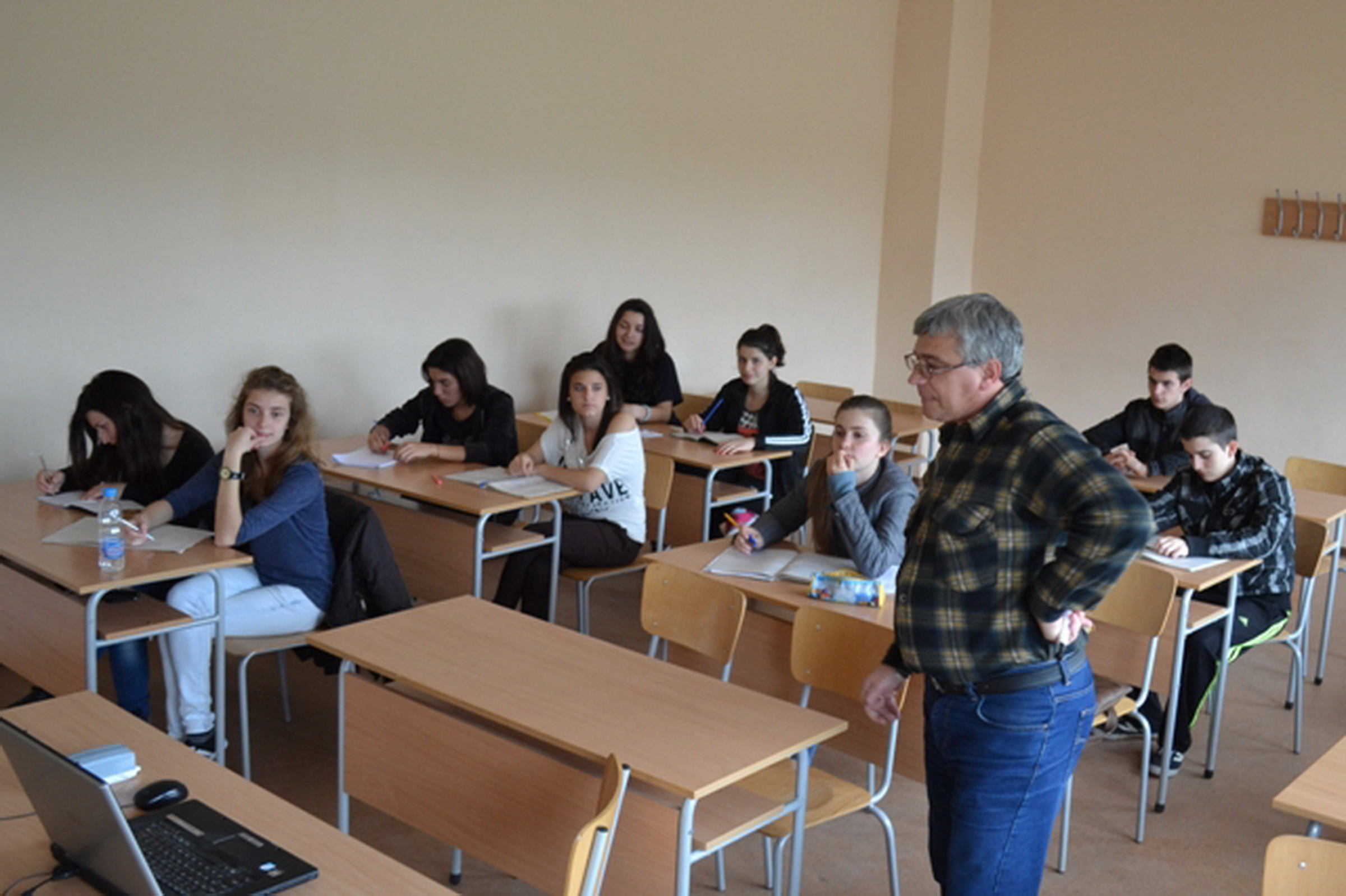 shkola math2305141 Продължава работата на школата по математика в ПМГ Ловеч