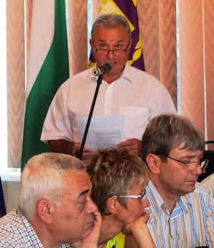 kmetalonso2808141 Кметът пред съветниците: Нямаше друг вариант за ягуара