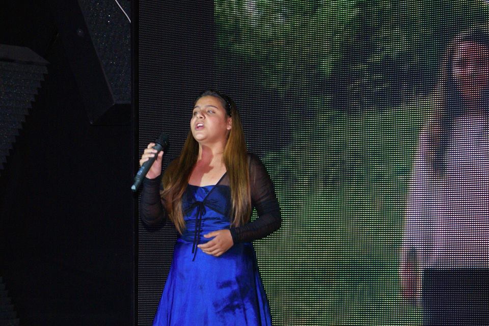 mariq2209141 ОТЛИЧИЕ ЗА СТУДИЯ ПО ПОП-ПЕЕНЕ „ SINGING STARS”