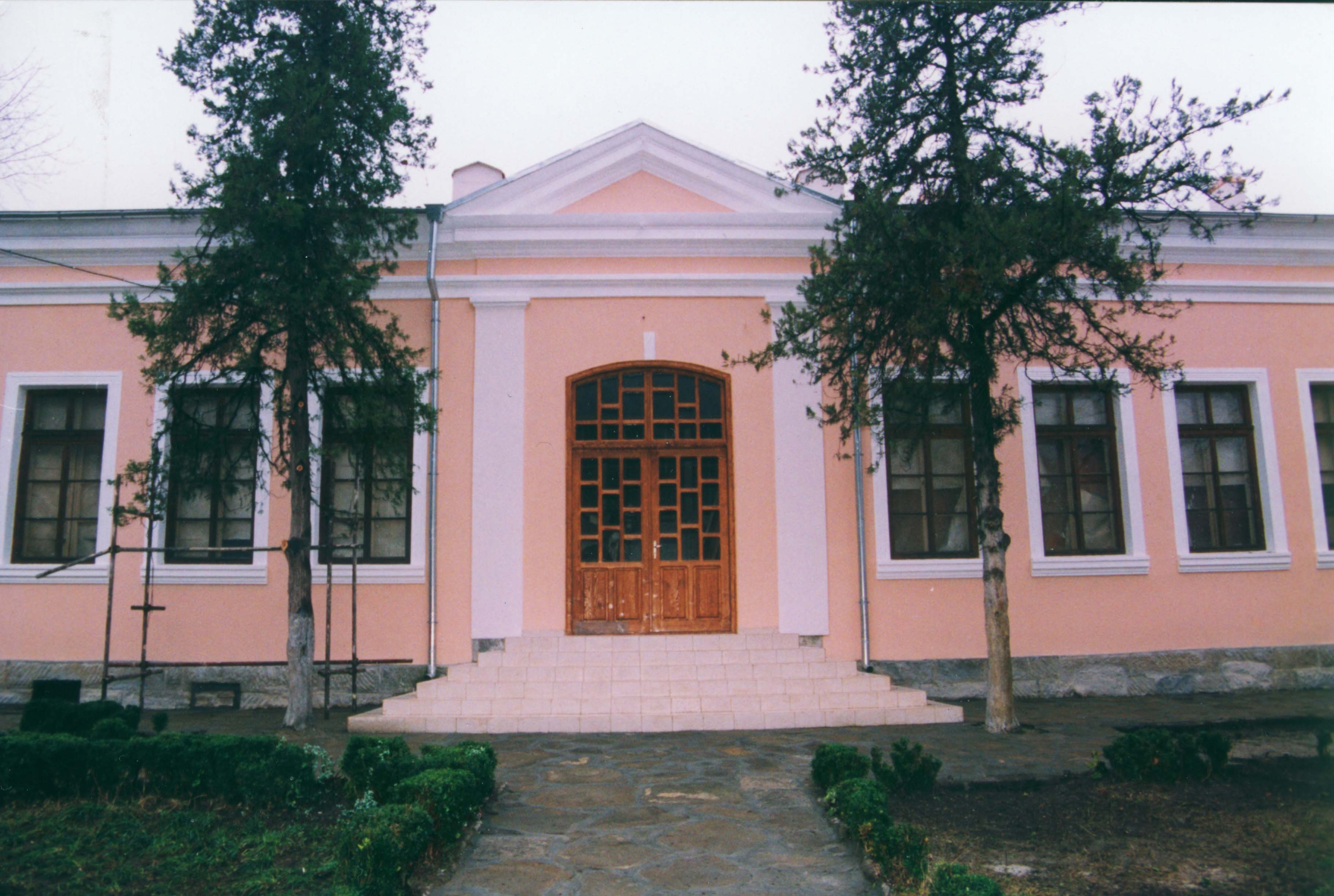 uchilishtepipkov812141 Петър Магеранов, Петко Игнатов, Спас Дочев, Тотко Рогашки, Валентин Узунов и Валентин Стойчев с предложение за създаване на Национално училище по изкуствата в Ловеч