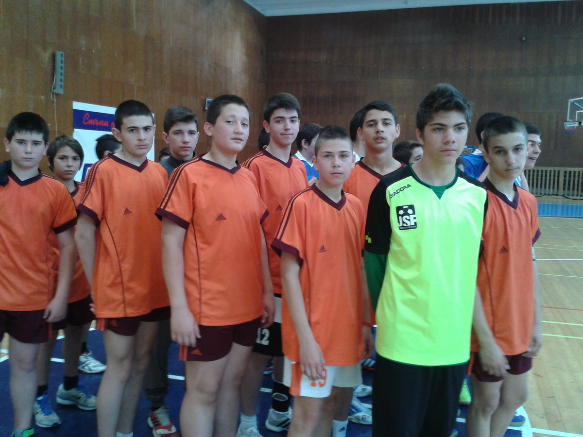 handbal1106151 СОУ “Св. Климент Охридски“ вицешампион на ученическите игри по хандбал