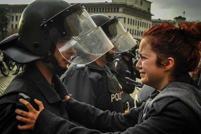 protesti1406151 Два погледа за един 14 юни и българската (ловешката) полиция