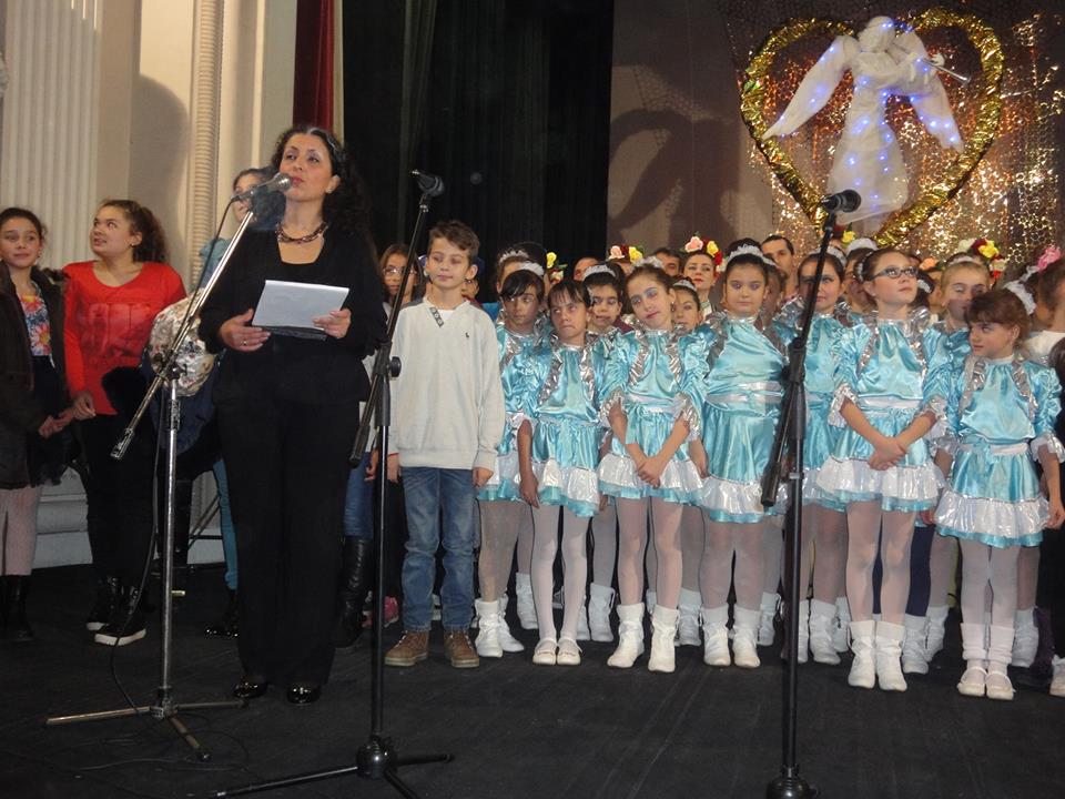 blagkoncert1212151 Благотворителният концерт в подкрепа на учителя Росица Павлова в препълнена залаа