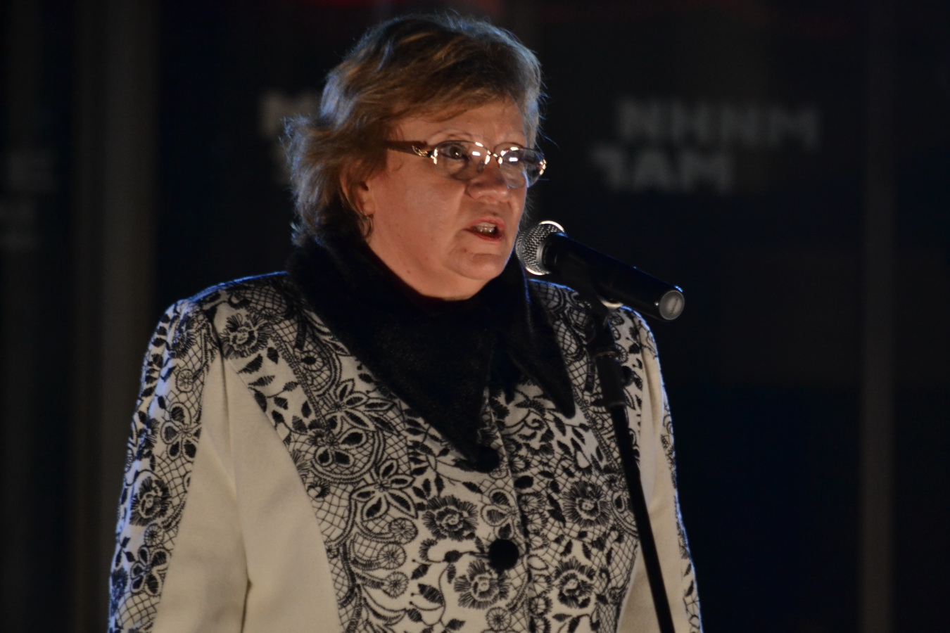 elhakoleda7121529 Маринова на запалването на коледните светлини: Да се помолим за Ловеч, нашето голямо семейство