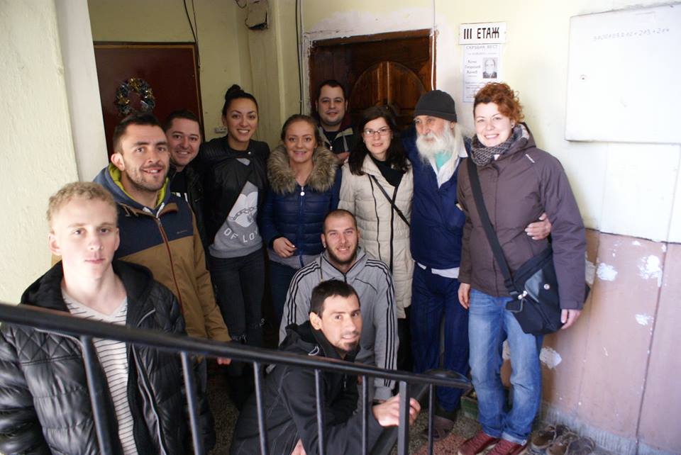 lovchanci2412151 Патриотична организация „Ловчанци“ с благотворителна акция "Подари Коледа на пенсионер в нужда"