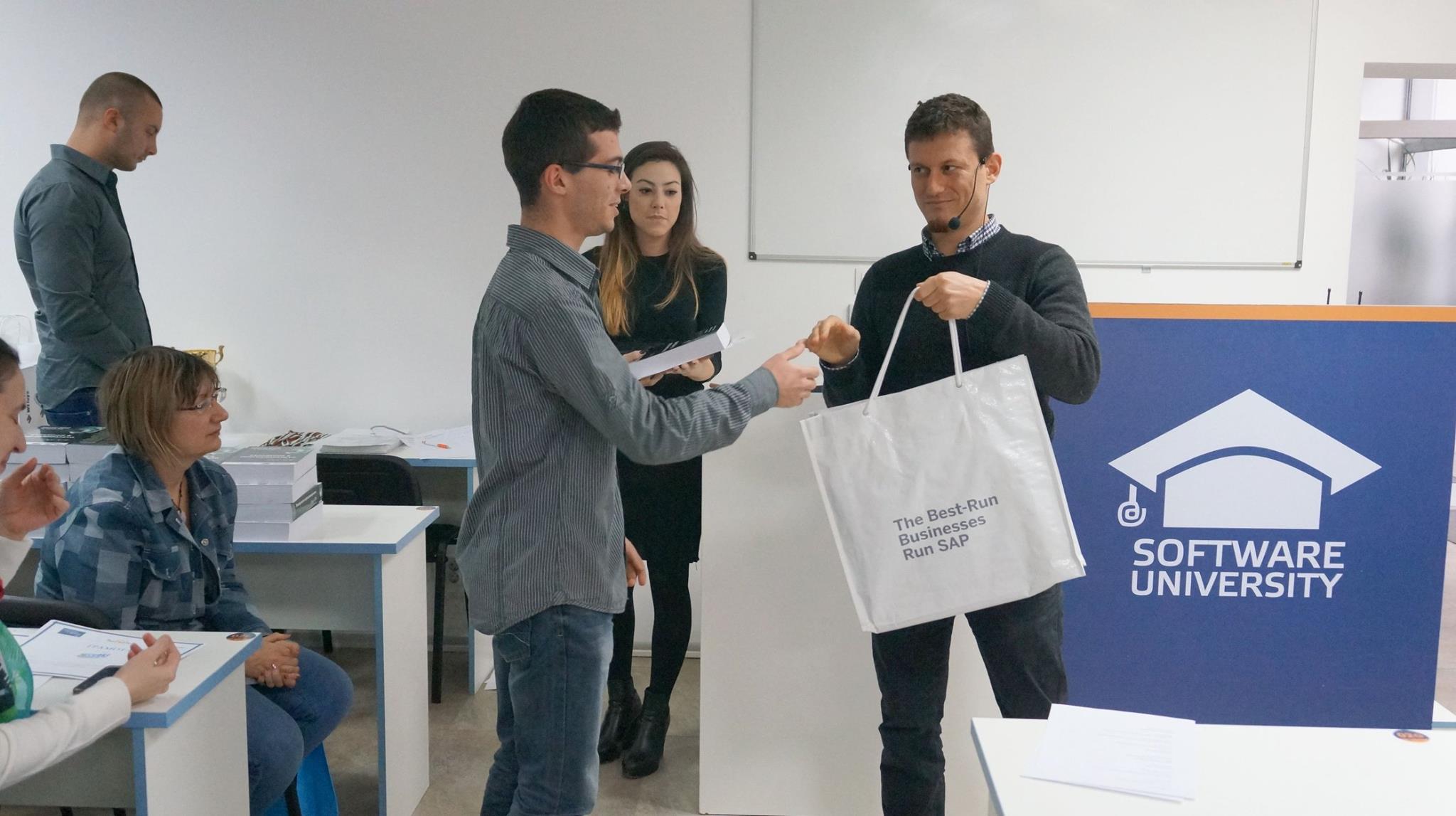 ezikovanagradi1101163 Ученици от Езиковата с призови награди от първото издание на SoftUniada