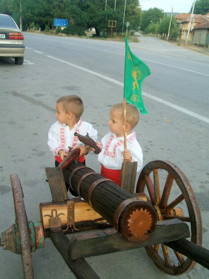 yoglav2902161 Народното читалище "Пробуда 1926 г." в с. Йоглав кани на два забележителни български празника