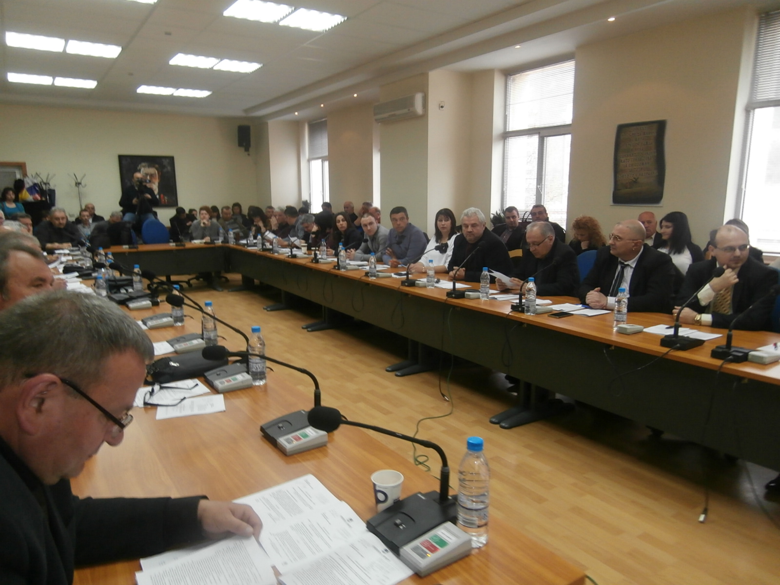 09 03 sesia 1 Общинският съвет в Ловеч прие решение за систематизиране проблемите на селата и други мерки