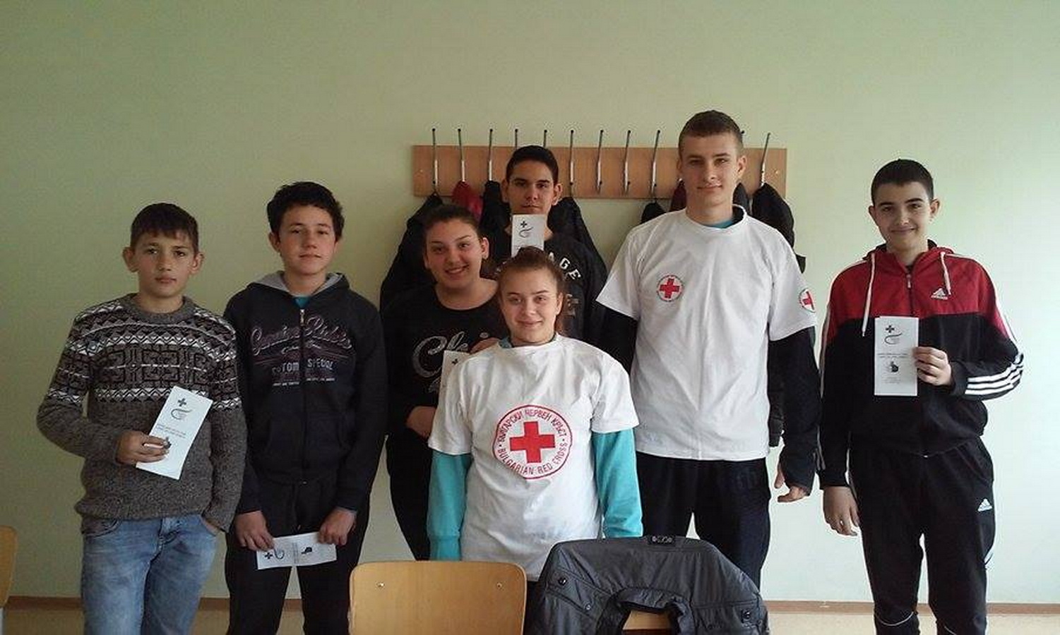 redcross2203161 МЛАДИ ЧЕРВЕНОКРЪСТЦИ ОБЯСНИХА „ЩО Е ДИСКРИМИНАЦИЯ И НАЧИН НА ПРЕДОТВРАТЯВАНЕ” НА УЧЕНИЦИ И МЛАДЕЖИ В ЛОВЕЧ