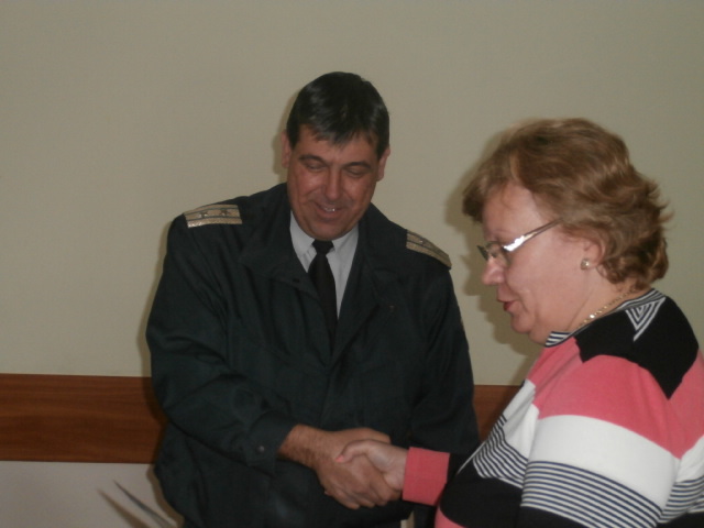 dobrovlcikmet1204161 Кметът на Община Ловеч Корнелия Маринова днес получи Грамота на Доброволното формирование