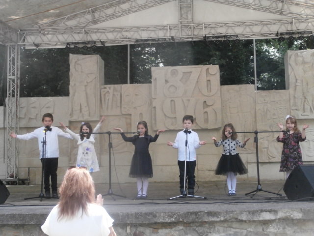 drqnovo1405162 „Сладкопойна чучулига“ участва в конкурс за възрожденски песни в Дряновския манастир