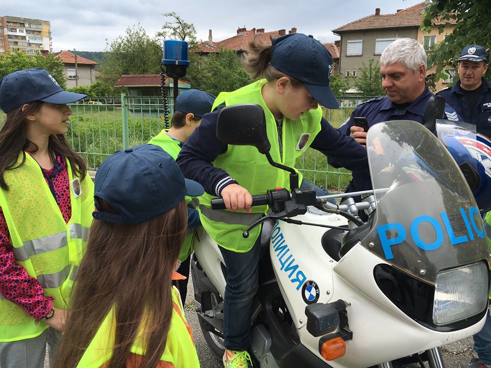 policekirkov1605164 „Детско полицейско управление“ бе открито в ловешкото СОУ „Тодор Кирков“