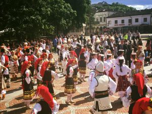rachenica1505164 7-ият фестивал за обработен фолклор „Люлякова ръченица“ ще се проведе в Ловеч на 12 май