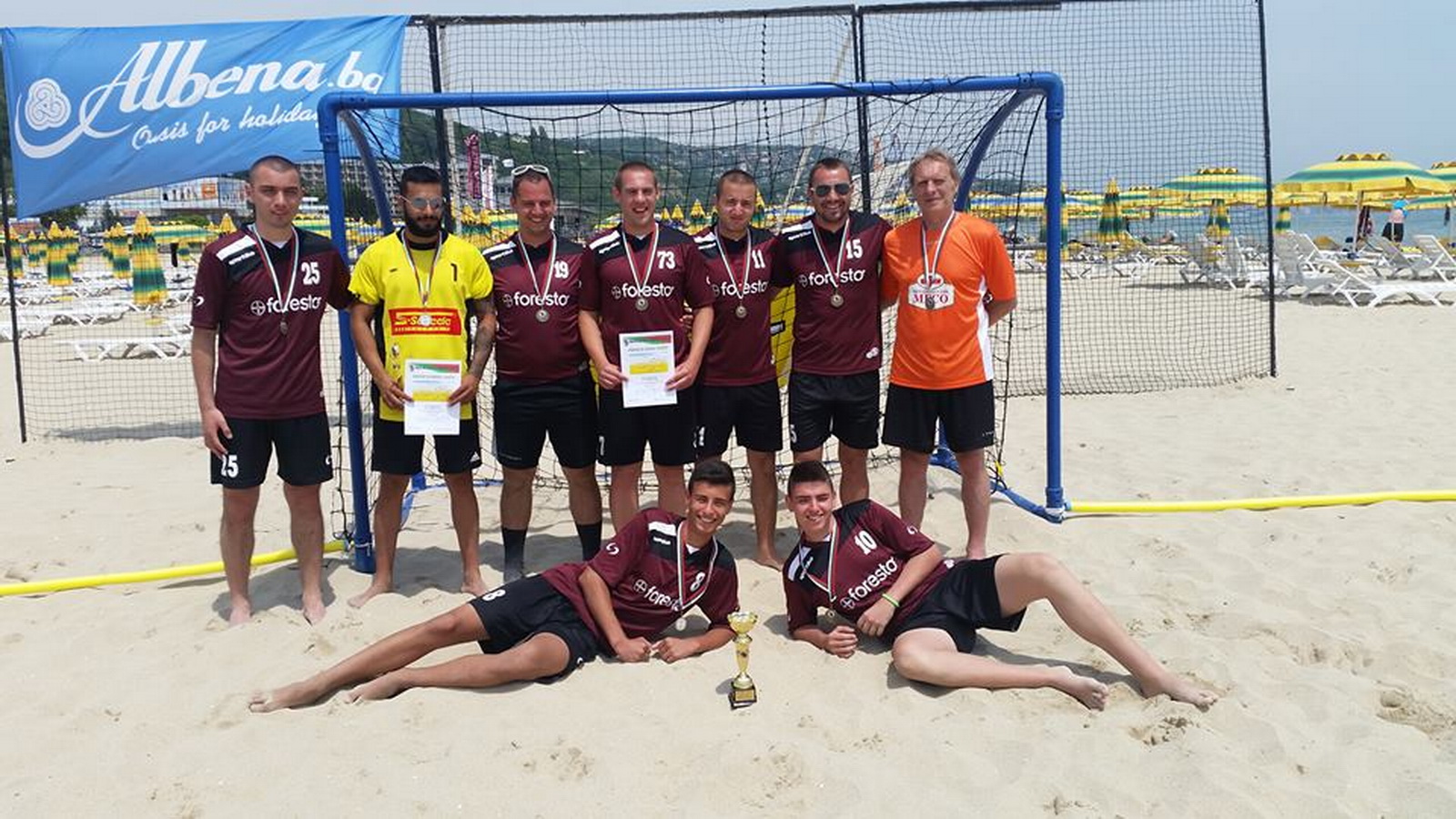 plajenhandball2006161 Хандбалистите на „Осъм“ (Ловеч) с бронзови медали от първенството по плажен хандбал
