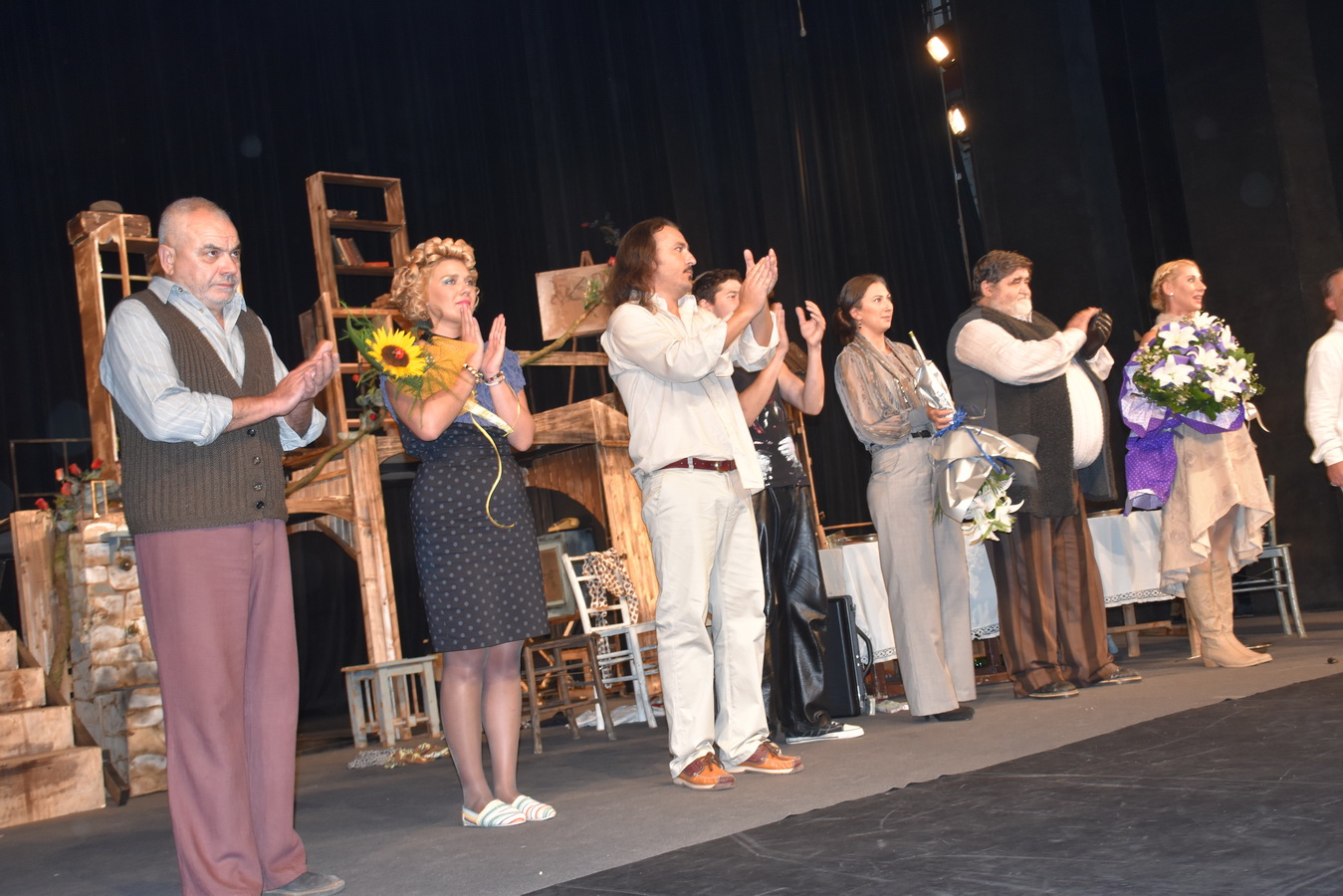 teater2109163 Поздравления за „Църква за вълци“ прозвучаха снощи на премиерата в Драматичен театър - Ловеч