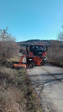 unimog2203171 Започва почистването на общинската пътна мрежа от опасни клони и храсти