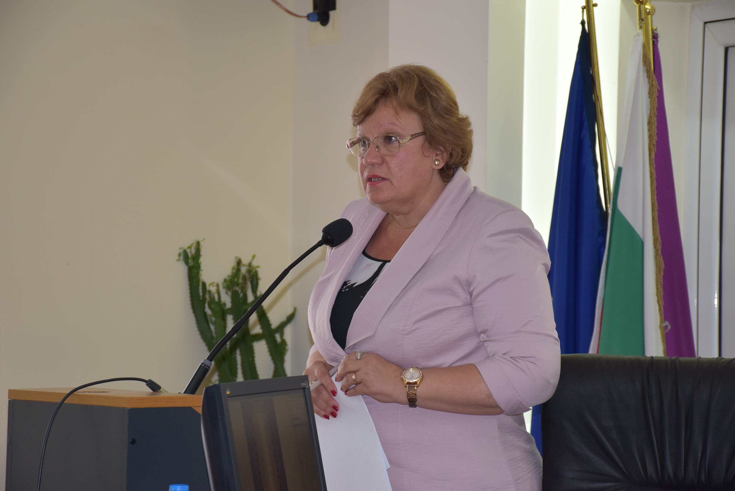 obsbolnica230517 1 Бурно обсъждането в Общинския съвет преди общото събрание на МБАЛ -Ловеч