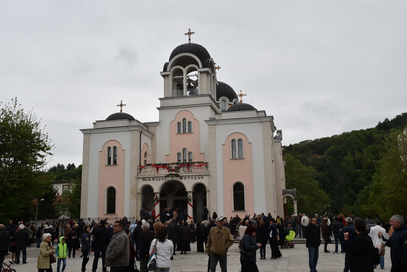 oscveshtavanehram105171 Освещаването на катедралния храм „ Св. св. Кирил и Методий“ в Ловеч събра елита на държавата