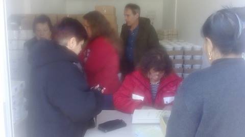 redcross205171 На 2 май започна раздаването на хранителните пакети по „Хранителна програма – 2016”, за първи допълнителен транш