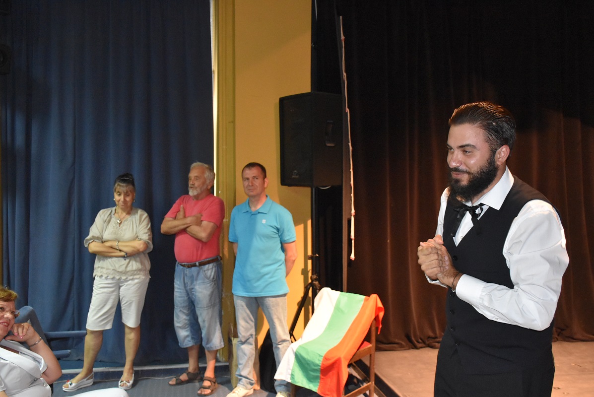 filmlevskii1107172 Публиката прие възторжено новия документален филм „Лъвский: Европеец в Българско“