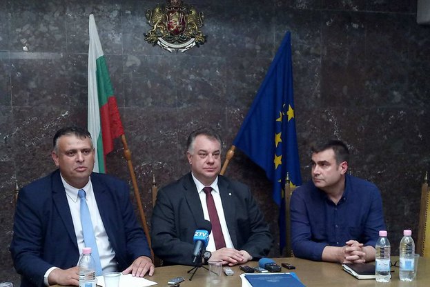 nenkovbolnica307171 Първостепенна задача е да осигурим заплатите на работещите в МБАЛ - Ловеч