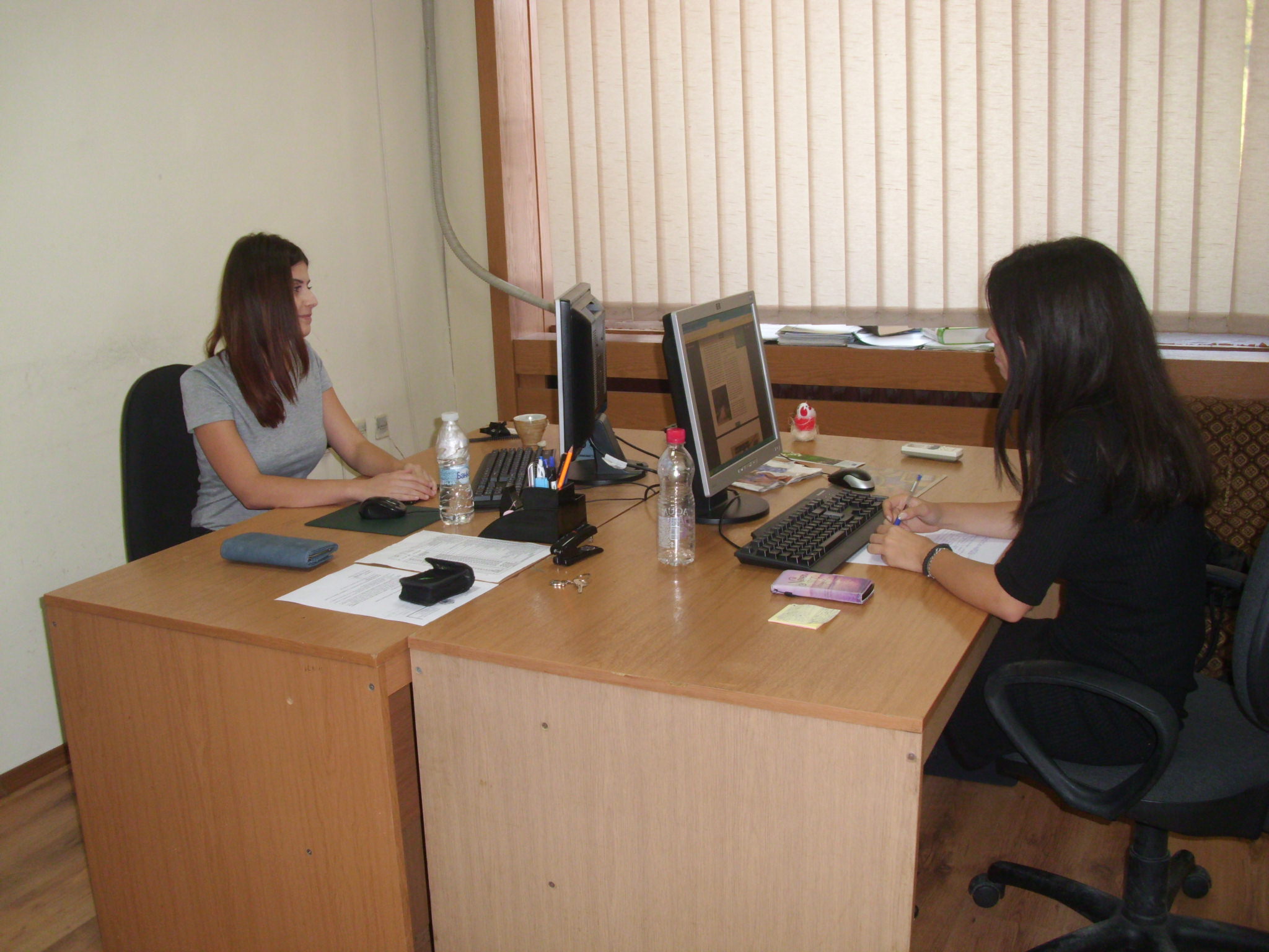 staj200917 2 15 студенти от 6 ВУЗ-а практикуваха в Областна администрация