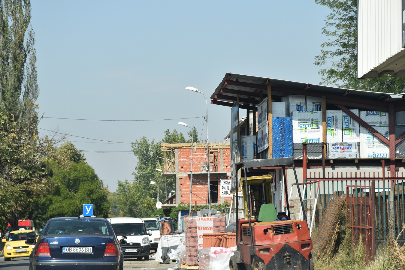 veselinovi2009172 Втора проверка за стоки по тротоарите на ул. „Стара планина“, съставен е констативен протокол на една фирма
