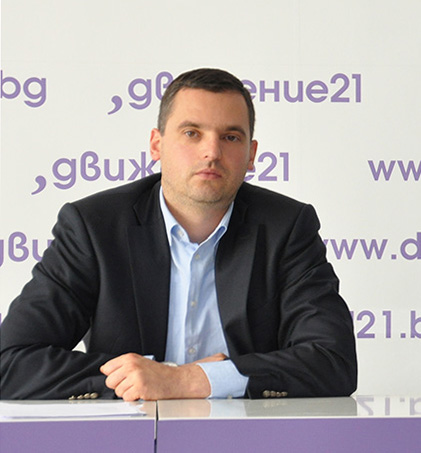 Danail Georgiev2010171 Заместник-председателя на „Движение 21“ Данаил Георгиев: Средно училище „Св. Климент Охридски“ в гр. Ловеч приема и разпределя първокласници в паралелки на база на социалния статус и етническия произход на родителите им