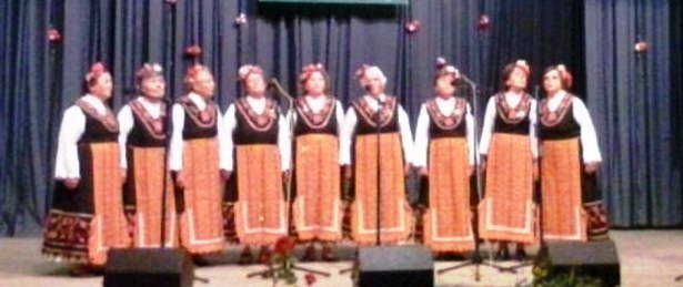 doirenci1110171 Певческата група от Дойренци спечели първо място и златна статуетка от фестивала в Реселец