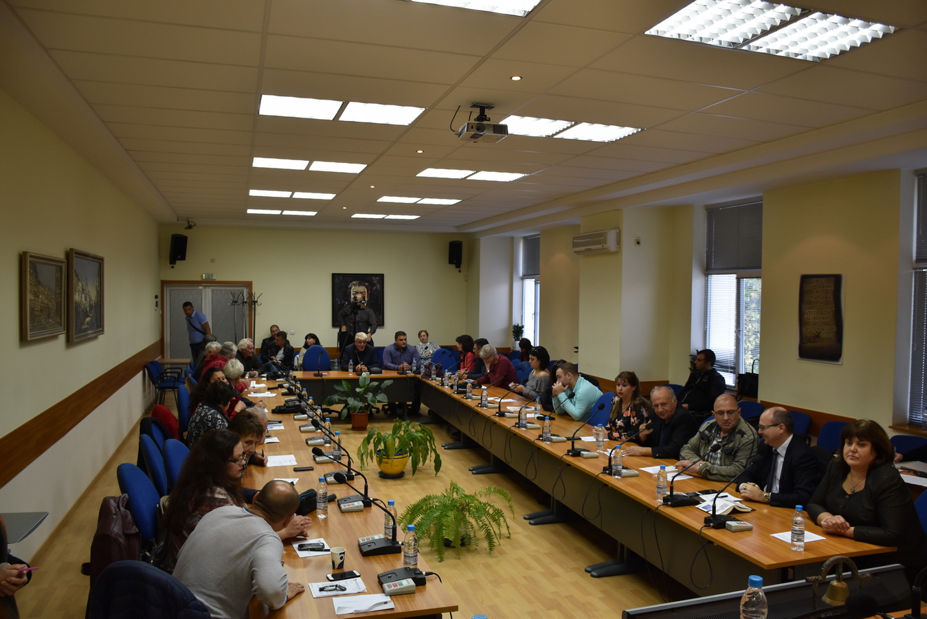 obs101017A Извънредна сесия в Ловеч прие отсрочване на задълженията на МБАЛ към общината