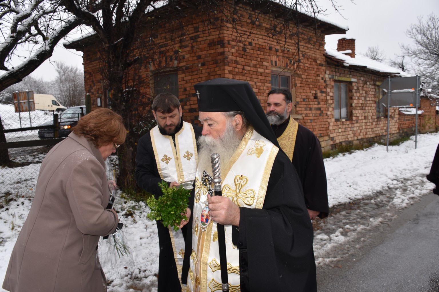 vodosvet2011175 Водосвет за предотвратяване на катастрофи бе отслужен близо до село Микре