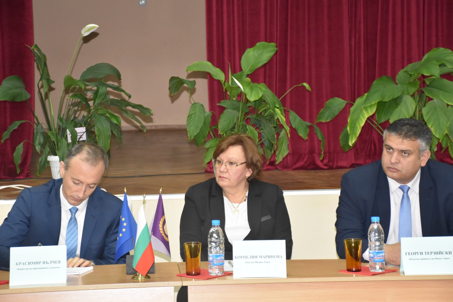 minobraz1212171 Проблемите на образователната структура бяха обсъдени на работна среща с министър Красимир Вълчев в Ловеч