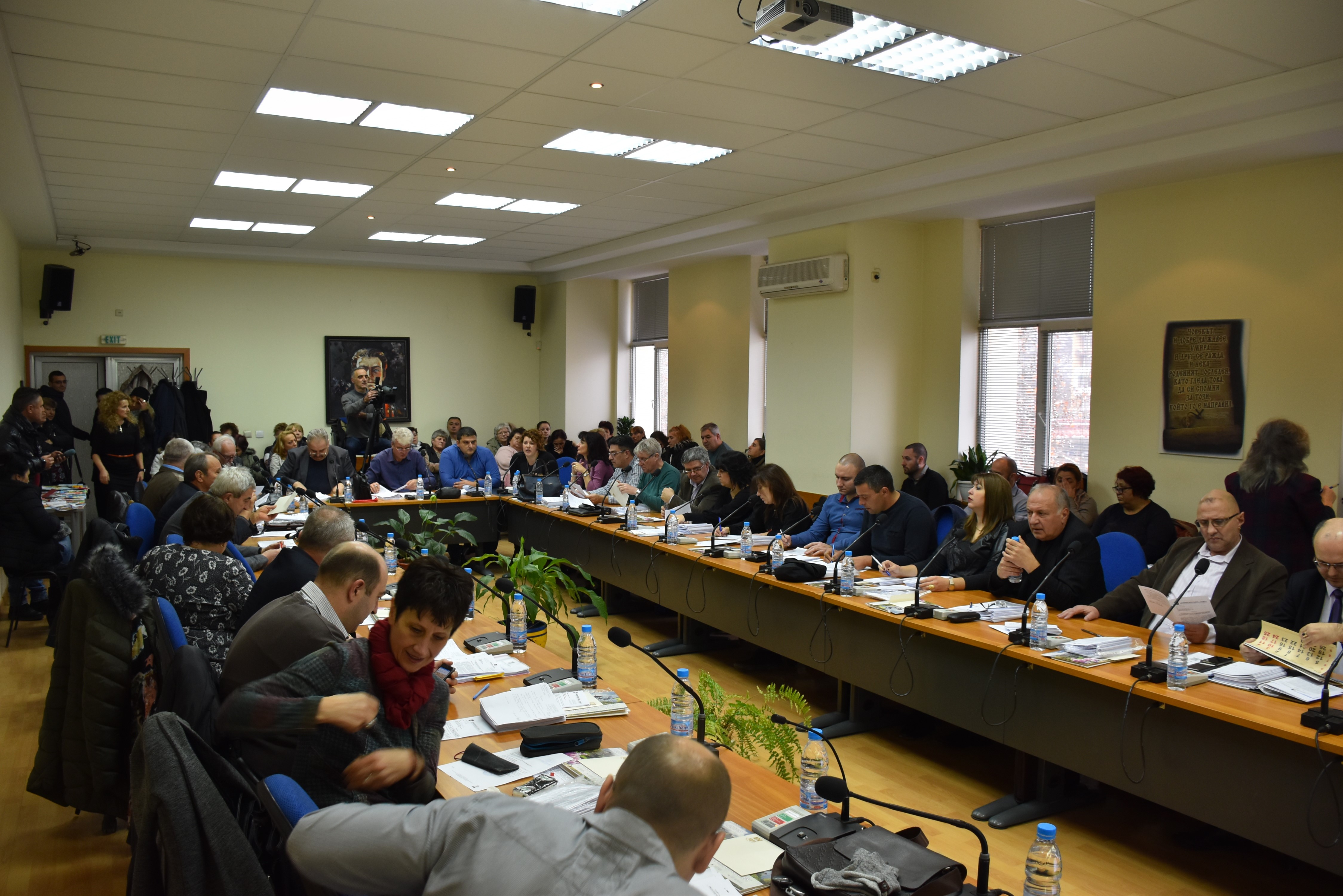 obs1912171 Групичката около Данчо Заверджиев и Минчо Казанджиев вкараха сметосъбиране на град Ловеч в безумен филм! След решението е възможна екологична криза!