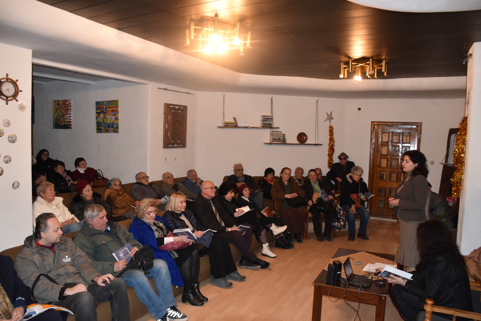 almanahmostove102185 Ловешкият алманах „Мостове 2017 “ с премиера в Клуба на дейците на културата