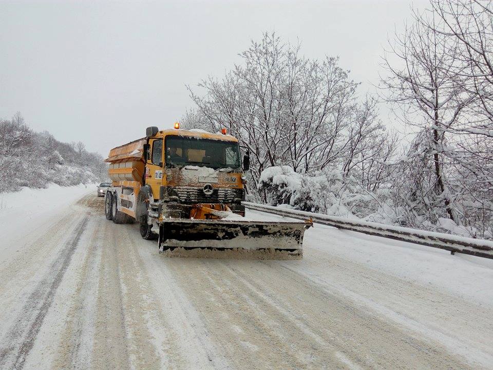 oblastpatzima2702181 4 Републиканските пътища в област Ловеч са почистени и проходими при зимни условия