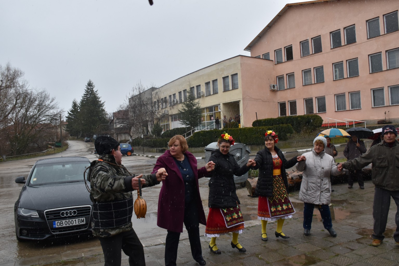 slatina1402186 Възстановиха празника Трифон Зарезан в село Слатина, община Ловеч Възстановиха празника Трифон Зарезан в село Слатина, община Ловеч