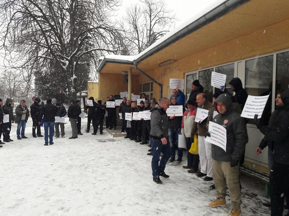 zatvorprotest2602181 СИНДИКАТ НА СЛУЖИТЕЛИТЕ В ЗАТВОРИТЕ В БЪЛГАРИЯ: В затворите градуса на напрежение расте