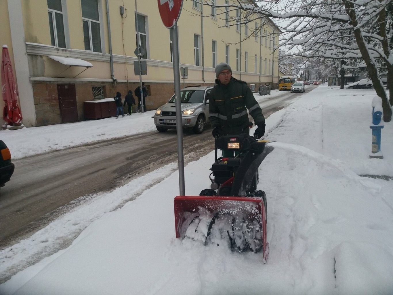 snqg petak2303181 Няма сигнали за бедстващи или закъсали хора и автомобили след падналия сняг в Ловеч