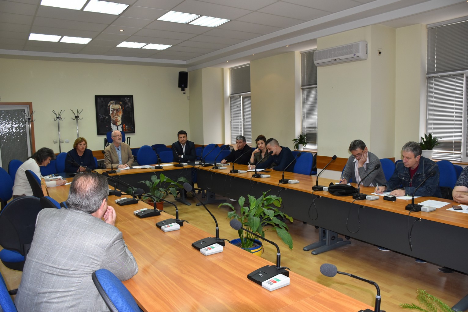 ob 12 ОБСЪЖДАХА КОНЦЕПЦИЯТА ЗА ПРЕУСТРОЙСТВО НА БИВШАТА КАЗАРМА В ГРАДСКИ ПАРК В ЛОВЕЧ