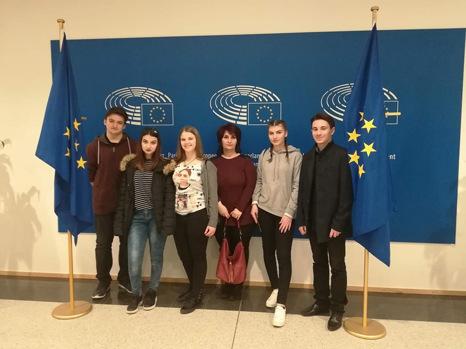 pmgbriuksel120418B Младши посланици – в Европарламента в Брюксел