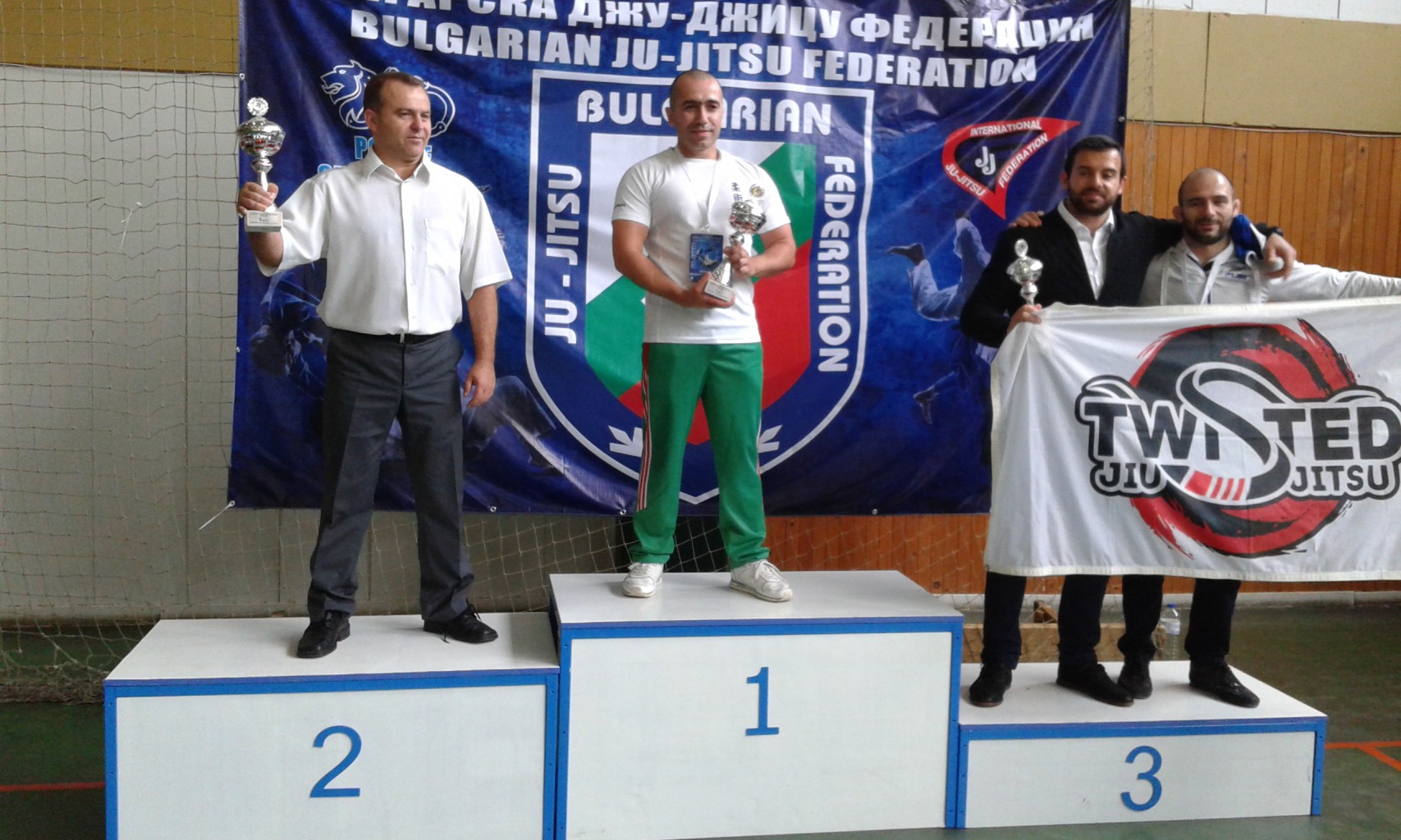 jujitsu2105181 120 състезатели от 25 клуба участваха в Държавното първенство по Джу-Джицу в Ловеч