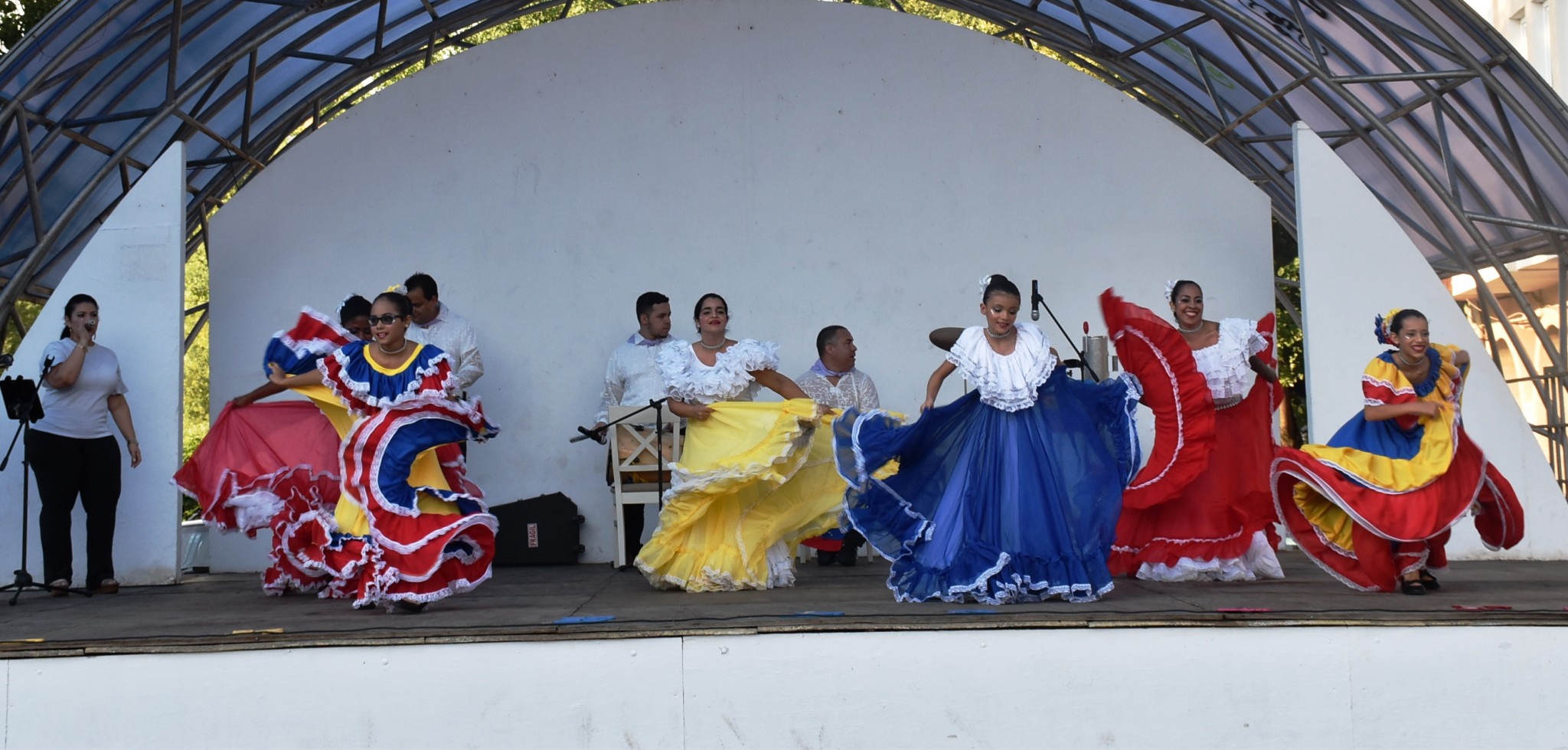 venecuala2607185 С танца „Вива Венецуела“ започна шоуто на Venezuela Danza y Tambor в Ловеч