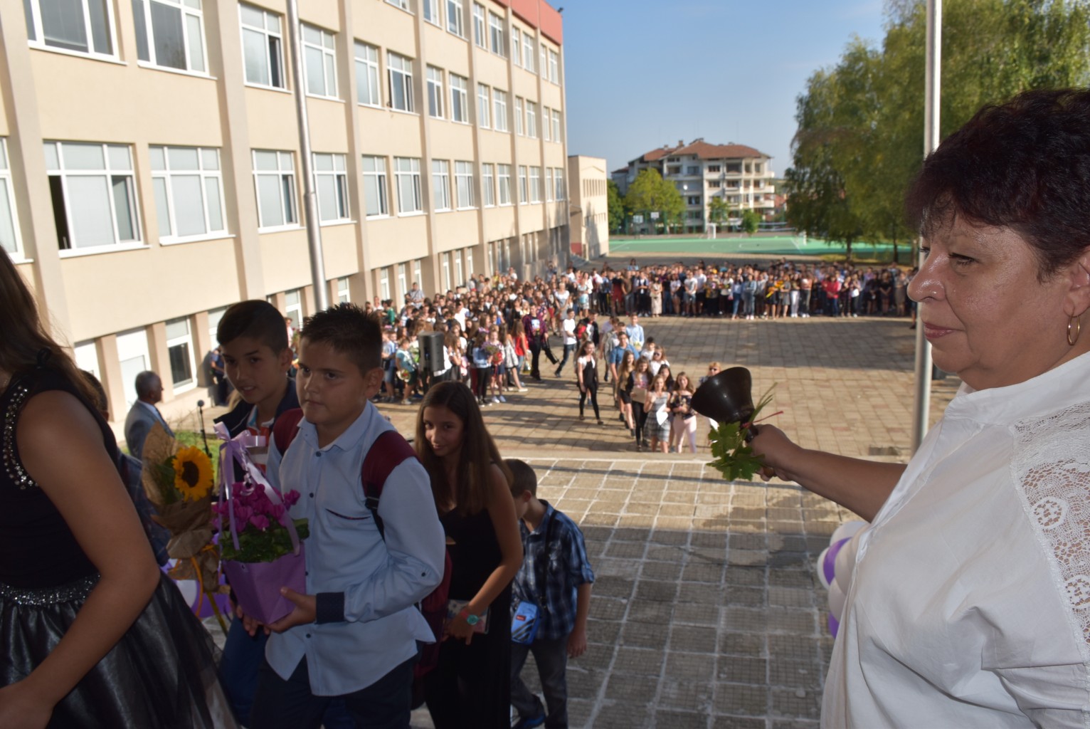 pmg1709182 Откриха учебната година в Профилираната природо-математическа гимназия в Ловеч