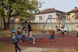 gradinagozniza1810182 Децата в новоремонтираната ДГ „Люляче“ в кв. „Гозница“ празнуват