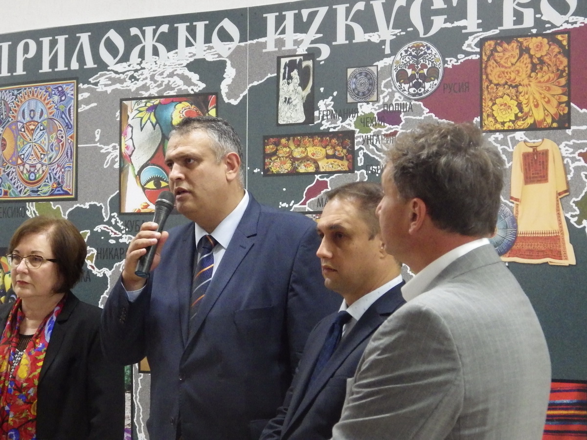 izlojbaoblast151018B Георги Терзийски даде начало на поредица инициативи от Комуникационната стратегия на България за ЕС